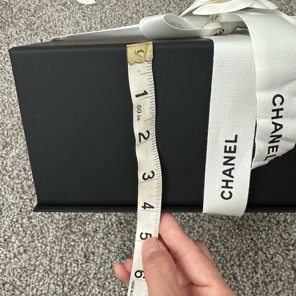 Chanel Black Box with White Camellia Ribbon for small bag. - Picture 7 of 9